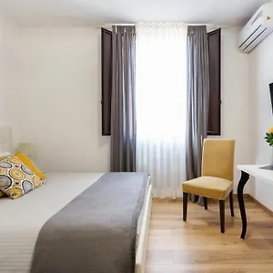 centre-apartment-grotte-bianche.catania-hotels.net/